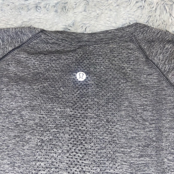 Lululemon swiftly tech t! - Picture 3 of 4